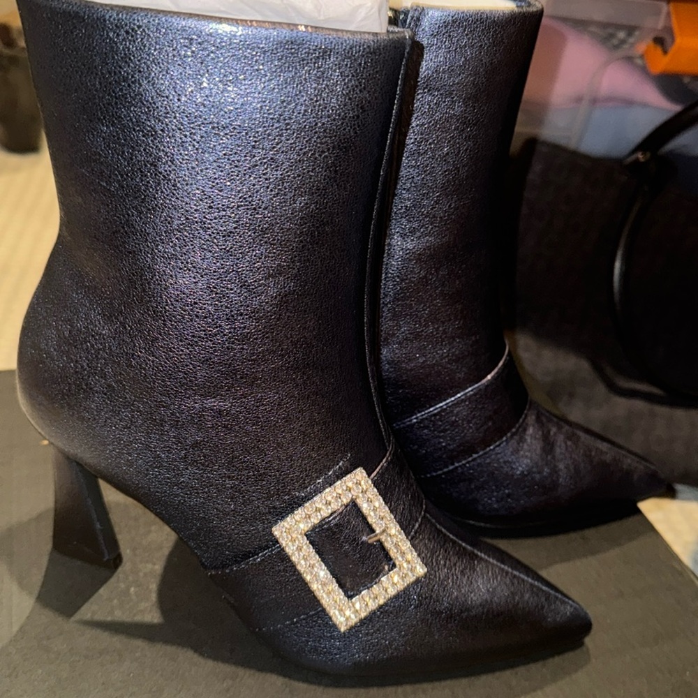 MIDNIGHT BLUE BOOTS W. CRYSTAL GAUX BUCKLE; GLISTEN W.SPARKLE; GORGEOUS!